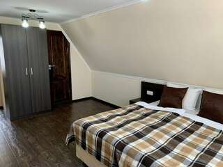 Отель Горский Дом Домбай Четырехместный номер-6