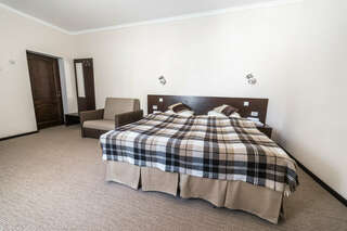 Отель Горский Дом Домбай Стандартный трехместный номер-1